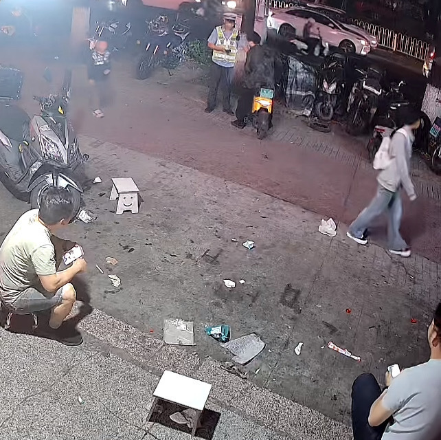 “我爱翘车头！”话音刚落，永州交警“再翘一个我看看”，当事人：没戴头盔被罚20元