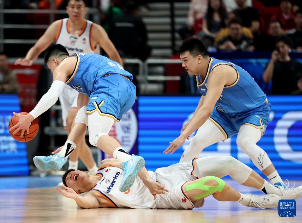 CBA常规赛：上海久事胜北京北汽