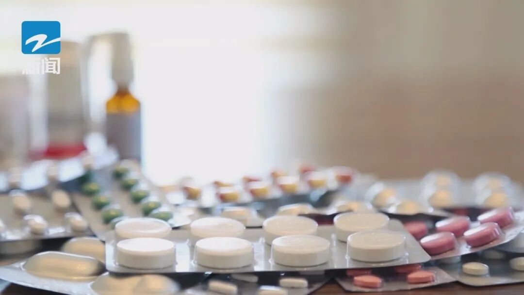 价格大跳水,近2000元降到300元!还能入医保,但医生却提醒这些人慎用 价格大跳水,近2000元降到300元!还能入医保,但医生却提醒这些人慎用