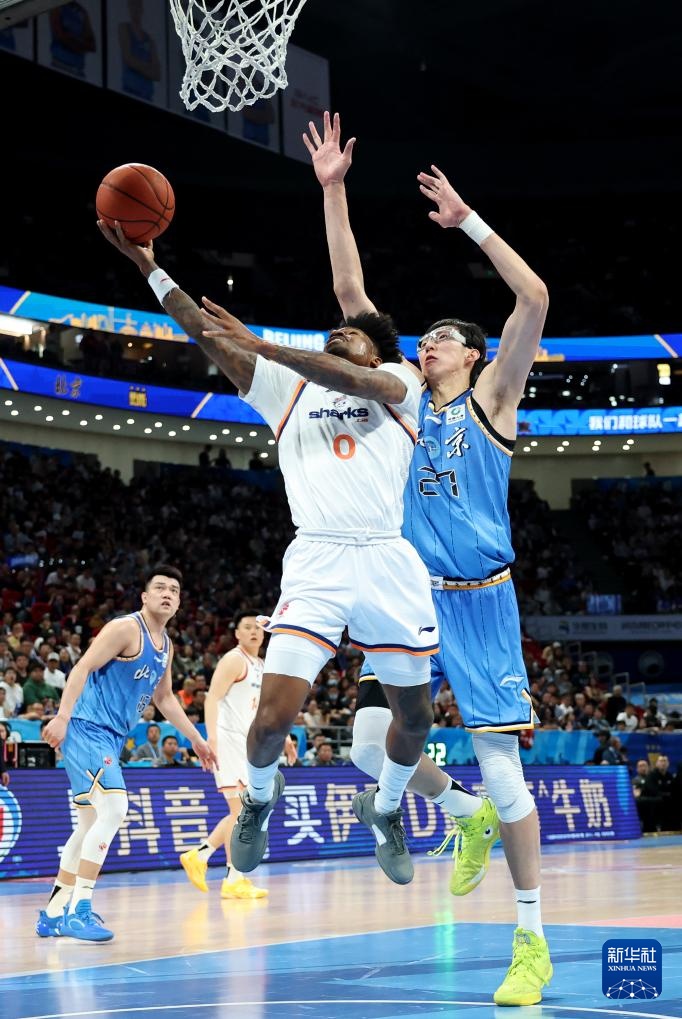 CBA常规赛：上海久事胜北京北汽