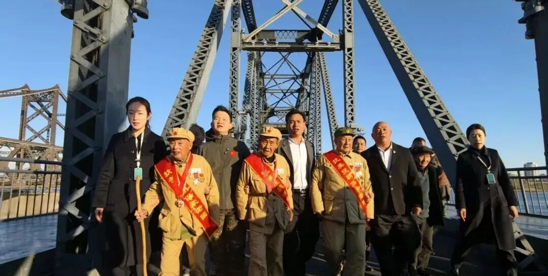 “不用算钱！老人家能来小店吃饭，是我们的荣耀”