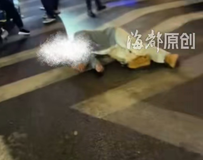 嫌疑人余某某（男，36岁），刑拘！当地警方通报：致2人受伤