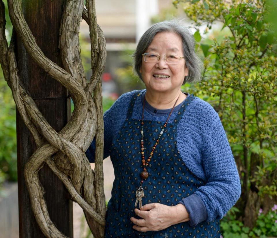 “宝藏奶奶”蔡皋捧起国际安徒生插画家奖,哽咽感言:希望世界成为春天不败的大花园 “宝藏奶奶”蔡皋捧起国际安徒生插画家奖,哽咽感言:希望世界成为春天不败的大花园