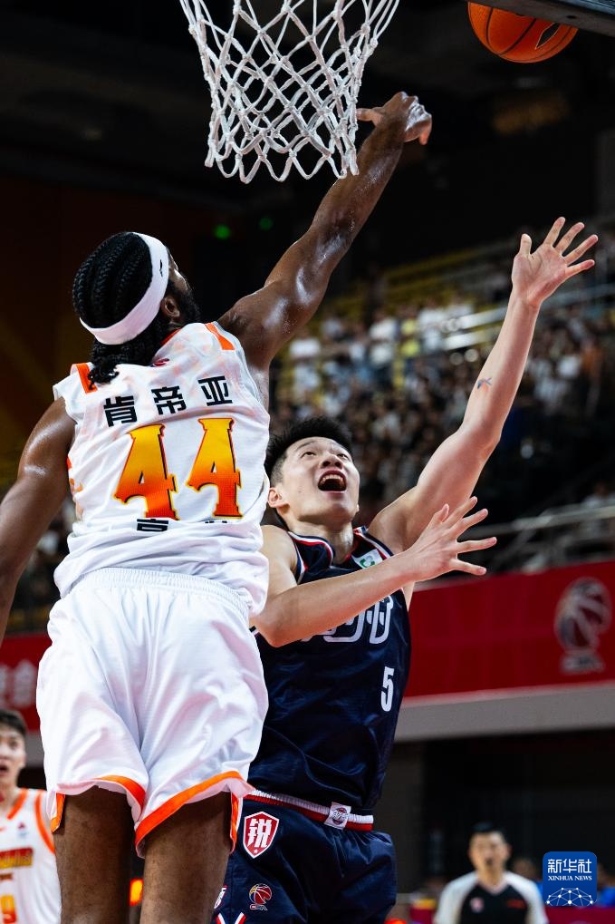 CBA常规赛：广州朗肽海本胜江苏肯帝亚