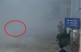 外卖小哥转身就走！半分钟后，Ta“发火”了