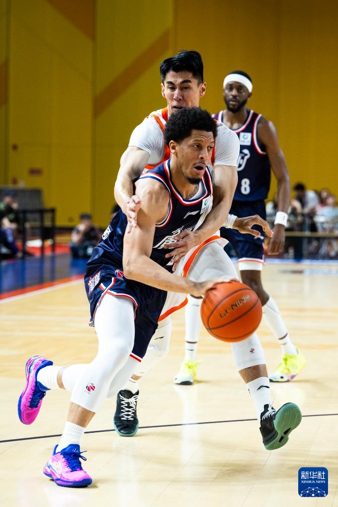 CBA常规赛：广州朗肽海本胜江苏肯帝亚