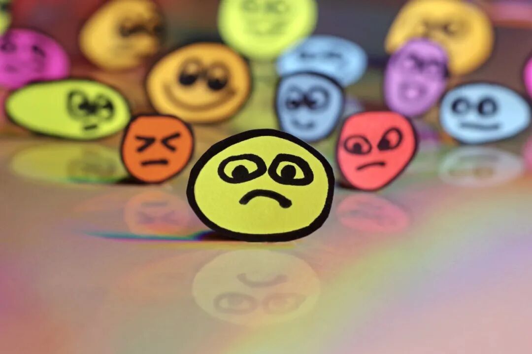 这5个坏习惯让你比同龄人显老,第2个90%的人都在做!第5个正在毁掉你的脸 这5个坏习惯让你比同龄人显老,第2个90%的人都在做!第5个正在毁掉你的脸