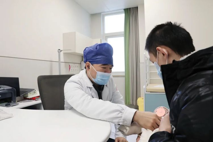 出生仅9天，经历紧急换血救命！只因新手爸妈没重视这句话……