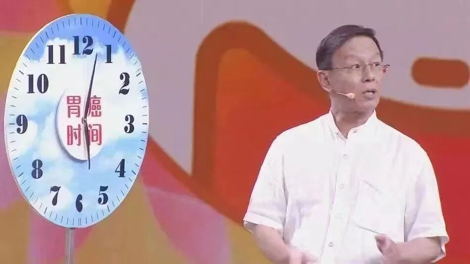 4个晚餐习惯,让大脑变傻、炎症失控、血糖飙升,很多人还天天踩坑 4个晚餐习惯,让大脑变傻、炎症失控、血糖飙升,很多人还天天踩坑