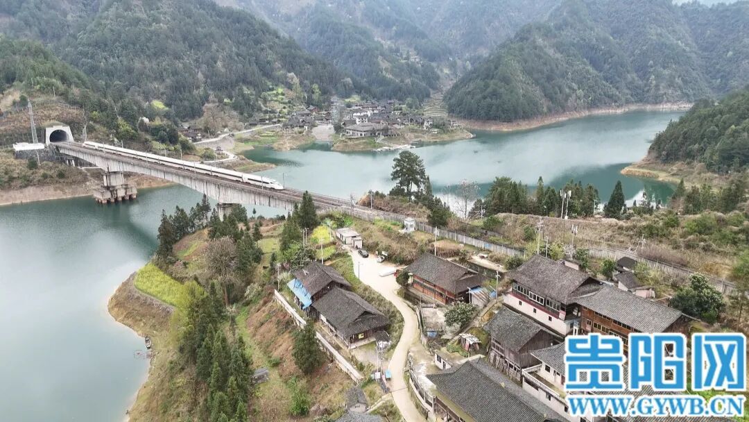 贵阳铁路将新增13趟动车组 贵阳铁路将新增13趟动车组