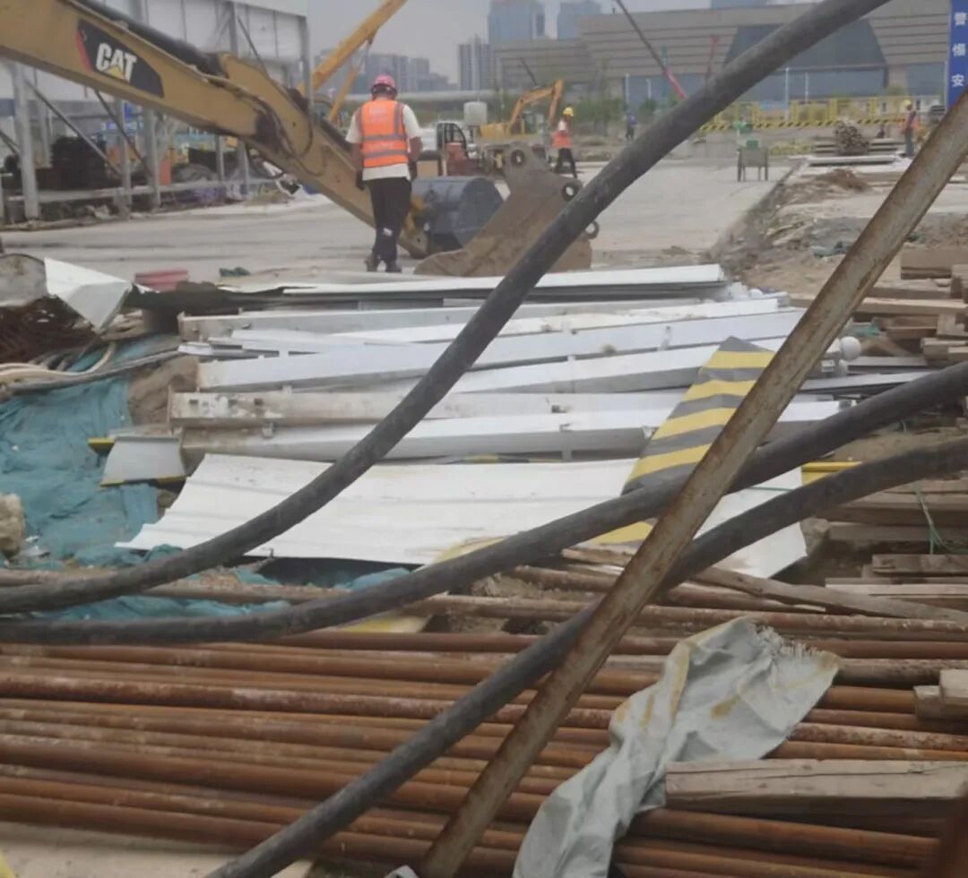 实探胖东来郑州店施工现场，前期工程基本收尾，“预计今年10月开业”