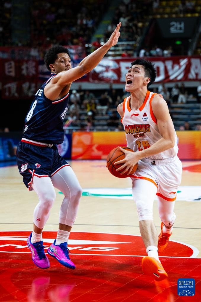 CBA常规赛：广州朗肽海本胜江苏肯帝亚