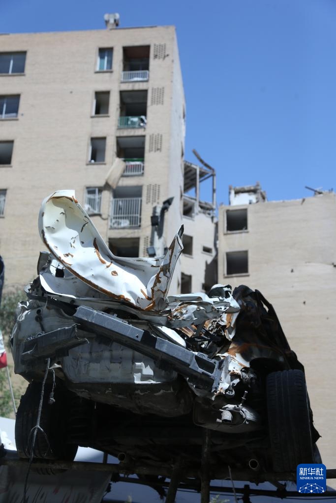 德黑兰居民区遭美以袭击造成严重损失 德黑兰居民区遭美以袭击造成严重损失