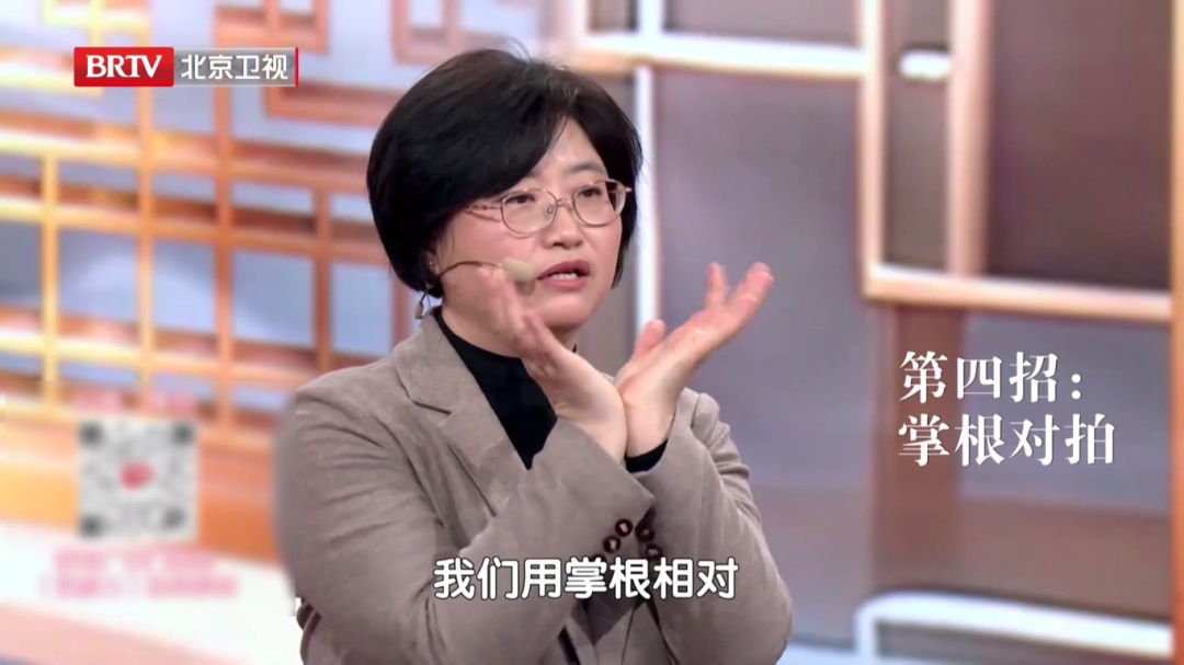 5个表现，识别老年痴呆，这套“拍手操”每天练，手脚不僵，大脑更灵光