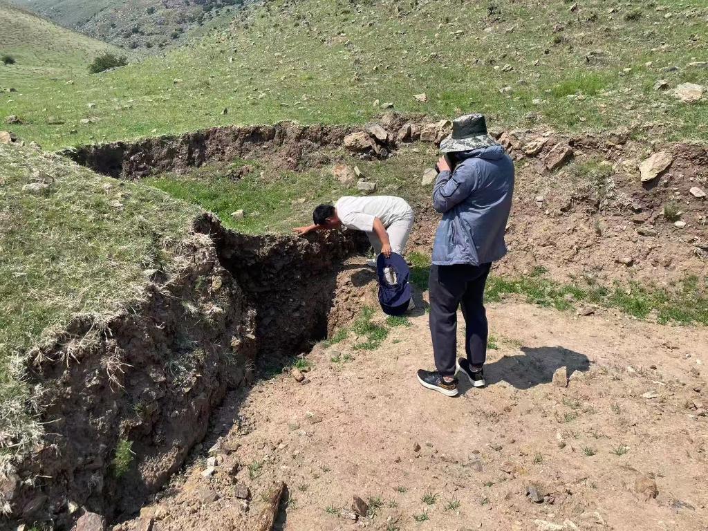 辽金古墓遭盗掘 内蒙古警方辗转7省区摧毁26人盗墓团伙