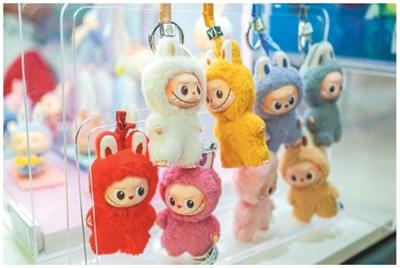 小包挂，何以成年轻人“心头好”？