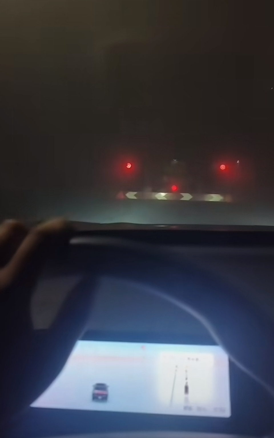 “遗言都留好了!”小伙山西高速隧道遇货车起火,载受伤司机顶浓烟穿过十公里隧道脱险 “遗言都留好了!”小伙山西高速隧道遇货车起火,载受伤司机顶浓烟穿过十公里隧道脱险