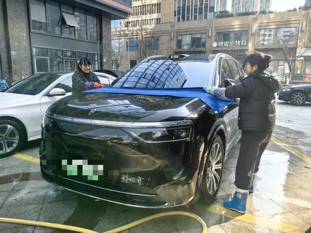 “吾家有喜，恳求车位”背后的故事，太温暖了！