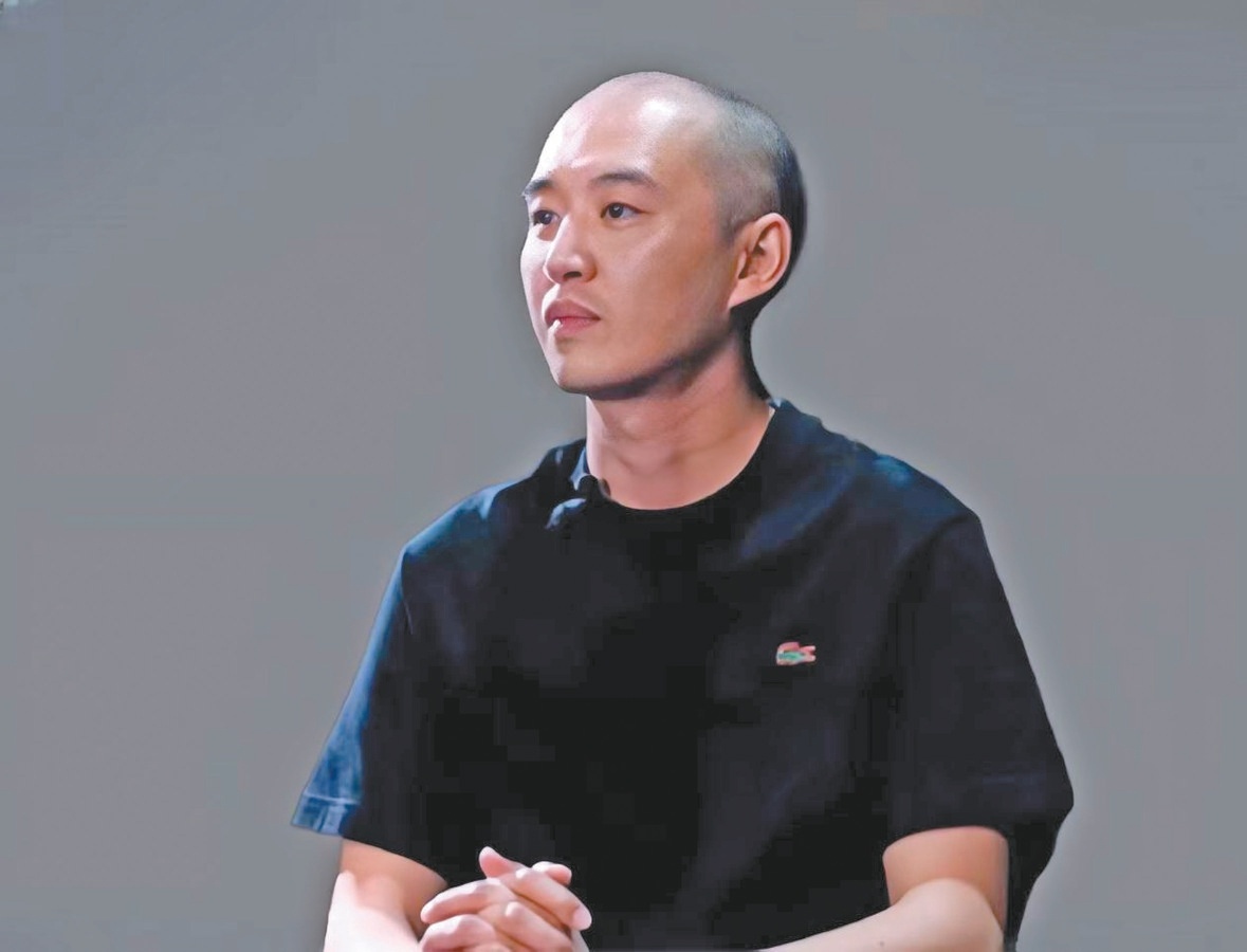 从偶像剧小生到梨园戏《红眠床》导演 曾龙:我是“梨园戏的孩子” 从偶像剧小生到梨园戏《红眠床》导演 曾龙:我是“梨园戏的孩子”