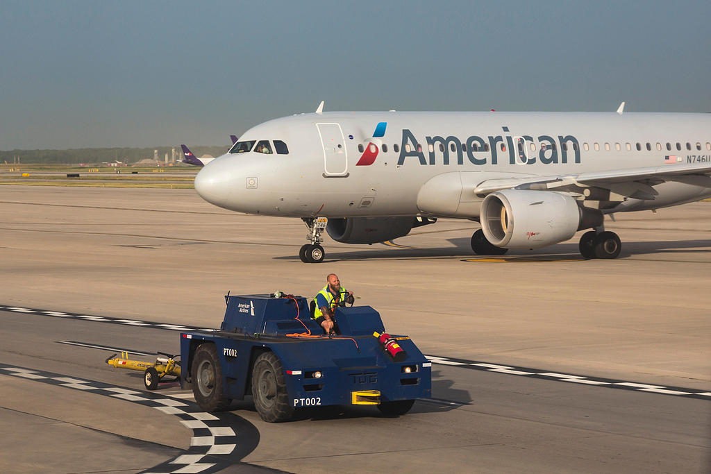 美联航被曝欲与美国航空合并 引发“垄断”质疑