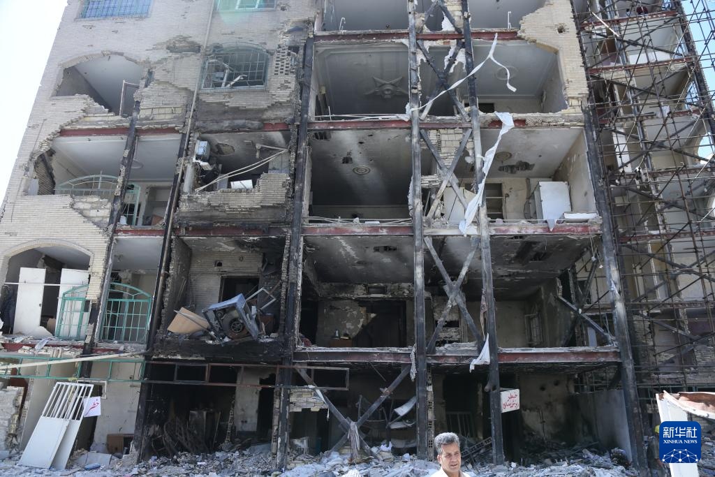 德黑兰居民区遭美以袭击造成严重损失 德黑兰居民区遭美以袭击造成严重损失