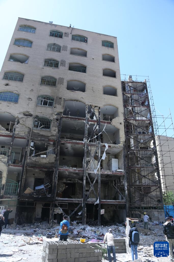 德黑兰居民区遭美以袭击造成严重损失 德黑兰居民区遭美以袭击造成严重损失