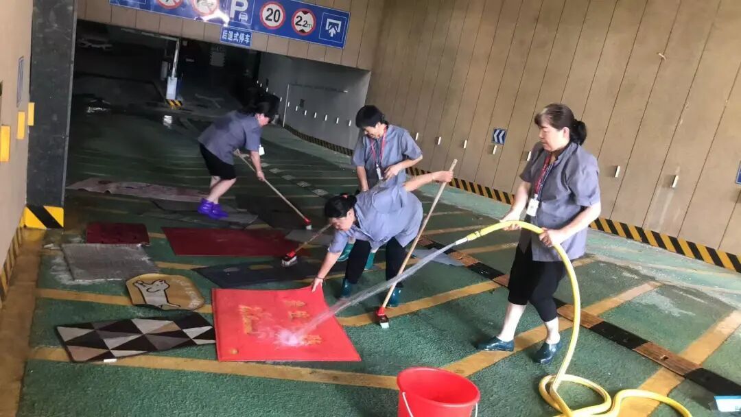 “吾家有喜，恳求车位”背后的故事，太温暖了！