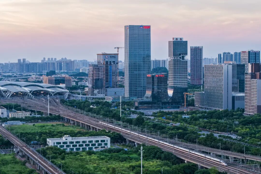 广州铁路今天起调图,这些列车有变化→ 广州铁路今天起调图,这些列车有变化→