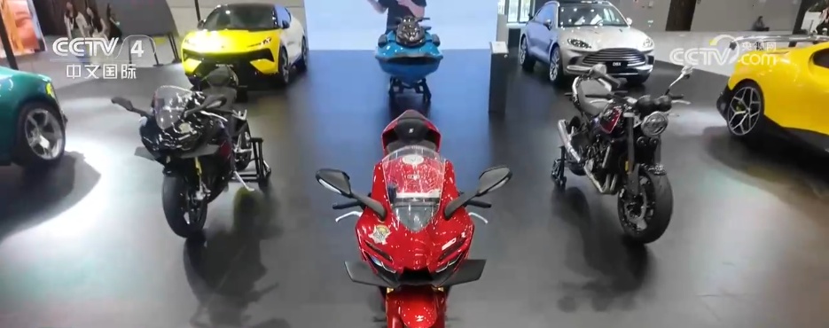 从“单点提速”到“全链协同” 国产机车夺冠成为中国制造厚积薄发的实力注脚 从“单点提速”到“全链协同” 国产机车夺冠成为中国制造厚积薄发的实力注脚