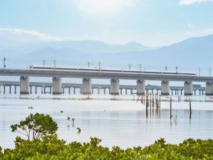 铁路五一假期运输火车票今日开售