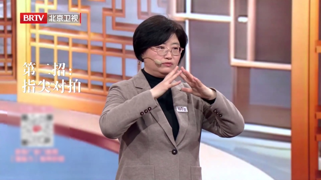 5个表现，识别老年痴呆，这套“拍手操”每天练，手脚不僵，大脑更灵光