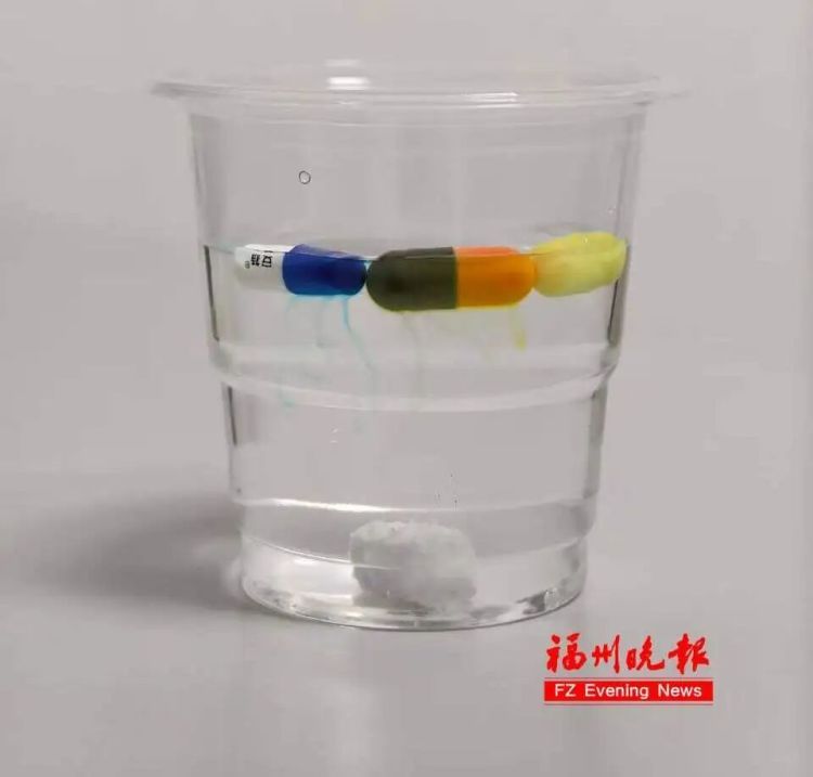 吃药掰开胶囊？用矿泉水服药？福州医生紧急提醒：有风险！