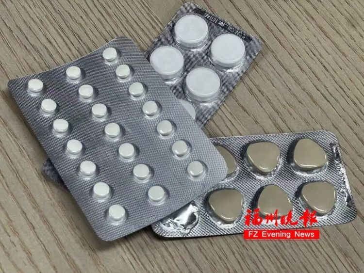 吃药掰开胶囊？用矿泉水服药？福州医生紧急提醒：有风险！