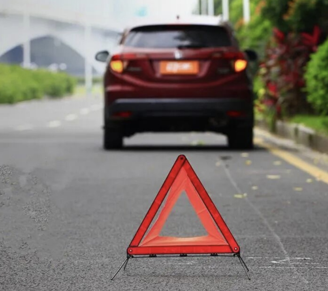 “我吓得现在还打哆嗦！”深夜趴高速上检查车辆，三分钟后……