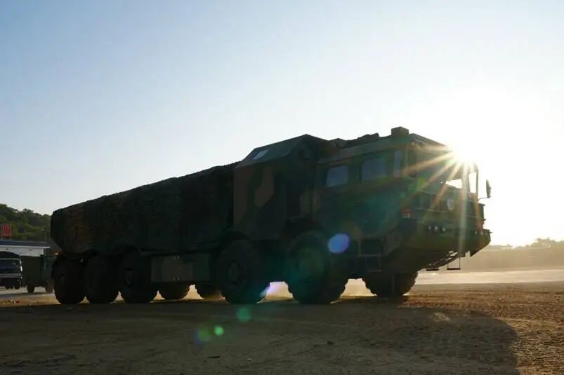 “发现‘敌’无人艇，摧毁！”