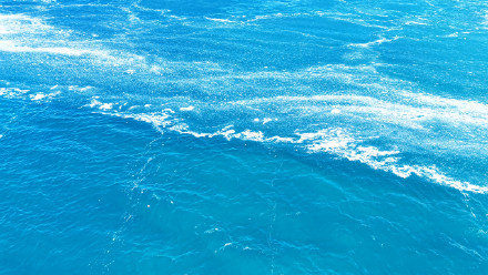 新疆赛里木湖冰推景观