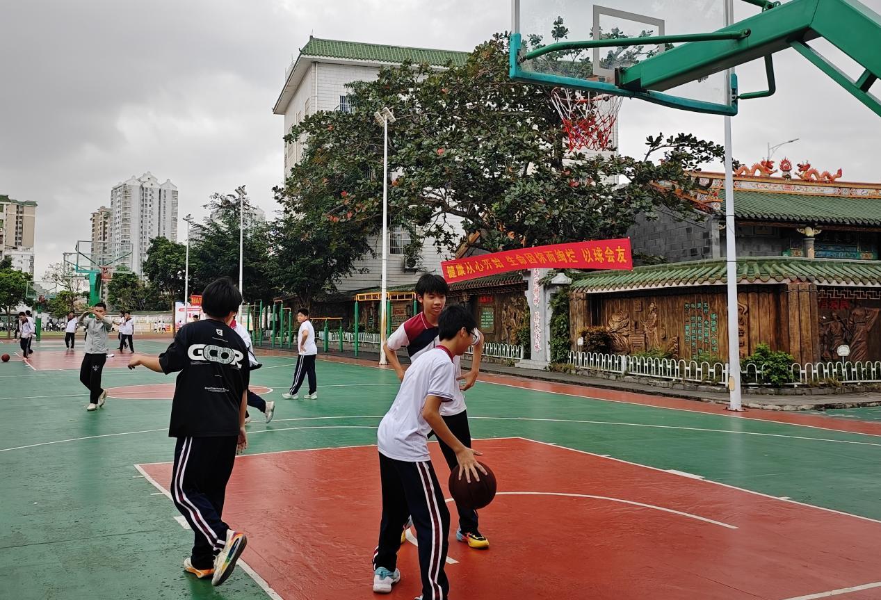 海南中小学将实施春秋假制度