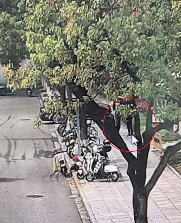 宁波鄞州公安上演“速度与激情”,辅警狂奔翻墙追回10万元 宁波鄞州公安上演“速度与激情”,辅警狂奔翻墙追回10万元