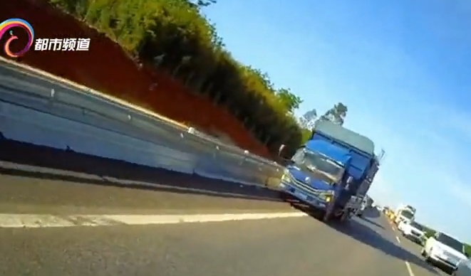 又是导航惹的祸？高速逆行13公里还浑然不知，驾照直接记满12分