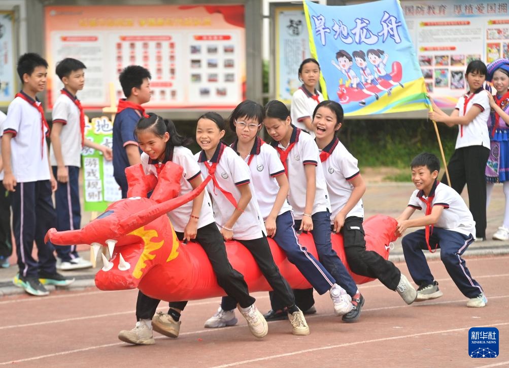 广西梧州：校园喜迎“三月三”