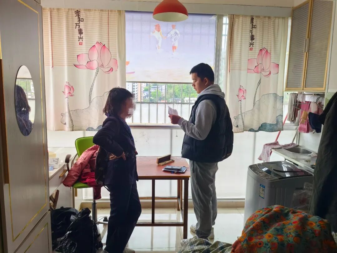 170克金条“黄金快递”成功拦截！