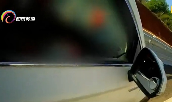 又是导航惹的祸？高速逆行13公里还浑然不知，驾照直接记满12分