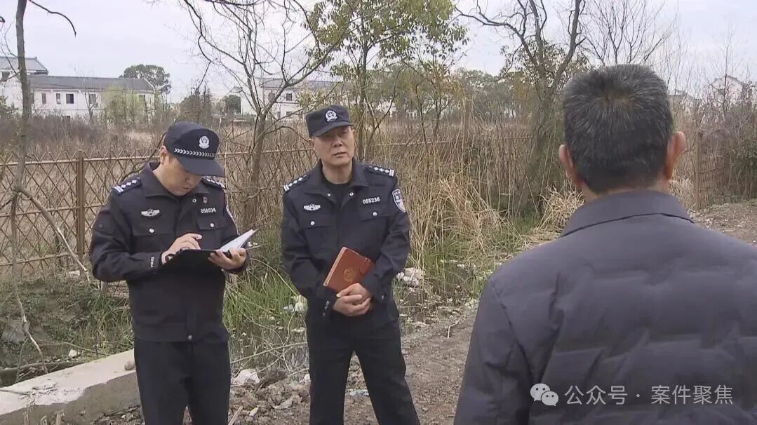 尘封30年！上海夫妻杂货店遇害，旧报纸上的血手印锁定真凶