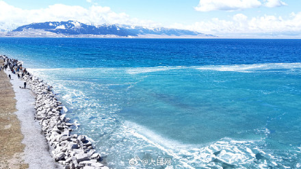 赛里木湖限定版春日碎冰冰 赛里木湖限定版春日碎冰冰