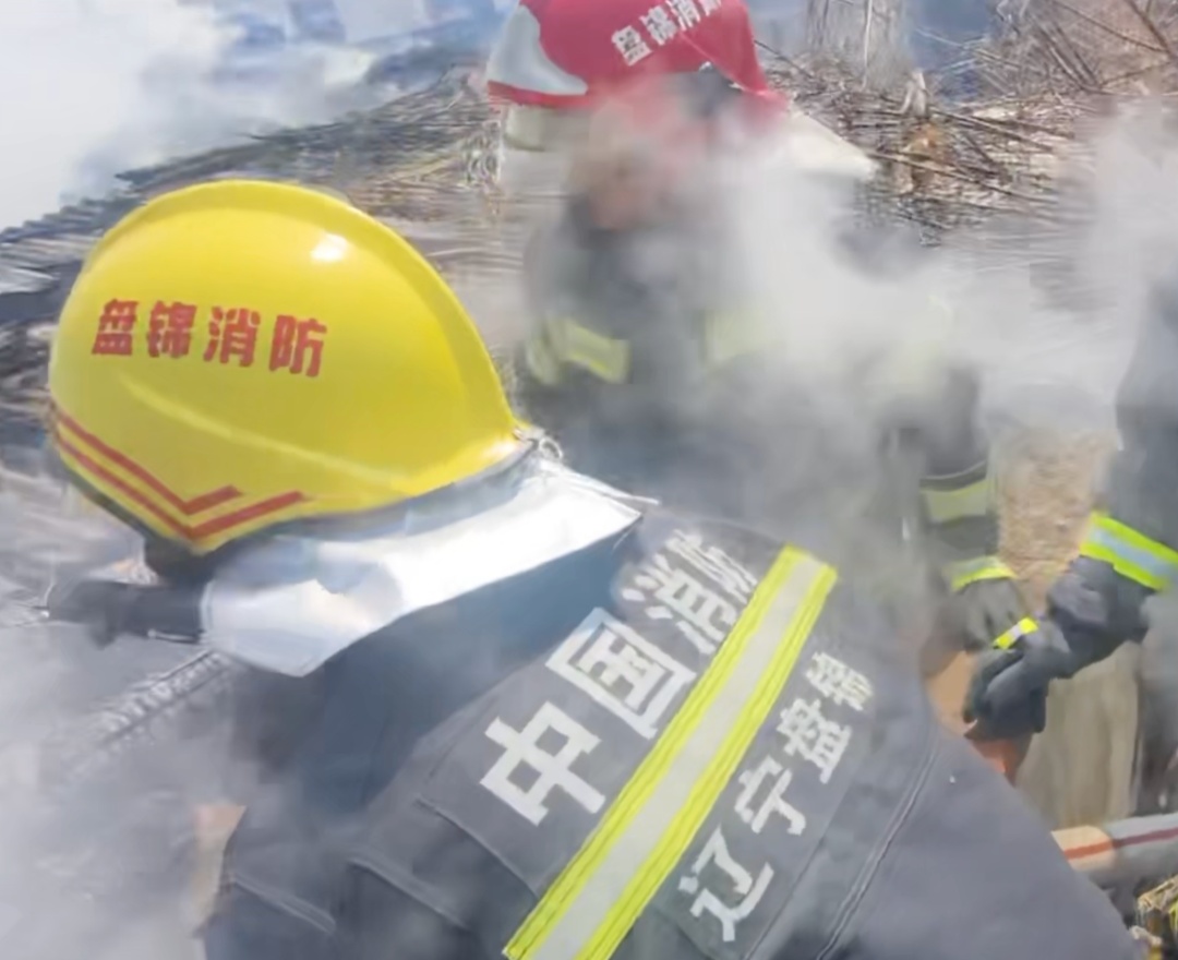 农户家猪圈着火，里面竟藏有20余万元现金！