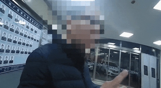 民警被“吼”十几天帮事主从骗子手里抢回77万