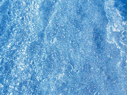 新疆赛里木湖冰推景观