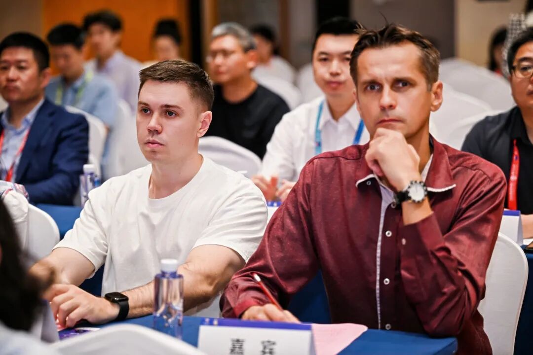 海南自贸港 “政策直通车” 驶入消博会 自贸港政策红利“一站享”