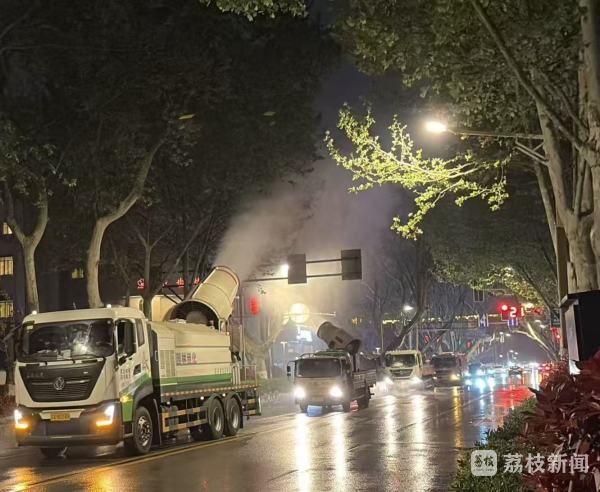 南京启动法桐飘絮治理，“吹剪结合”、遥感AI齐上阵