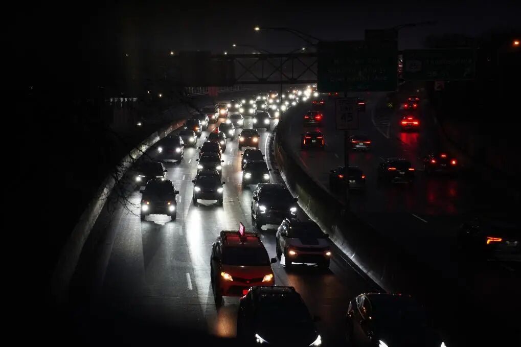 伊朗战事变赌局?美监管机构调查多起疑似“内幕交易” 被要求在4月底前给出答复 伊朗战事变赌局?美监管机构调查多起疑似“内幕交易” 被要求在4月底前给出答复